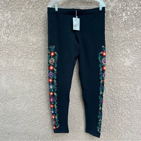 NEW! Brazilroxx Embroidered Multicolor Floral‎ Legging Pants Womens Size XL Boho - Picture 1 of 16